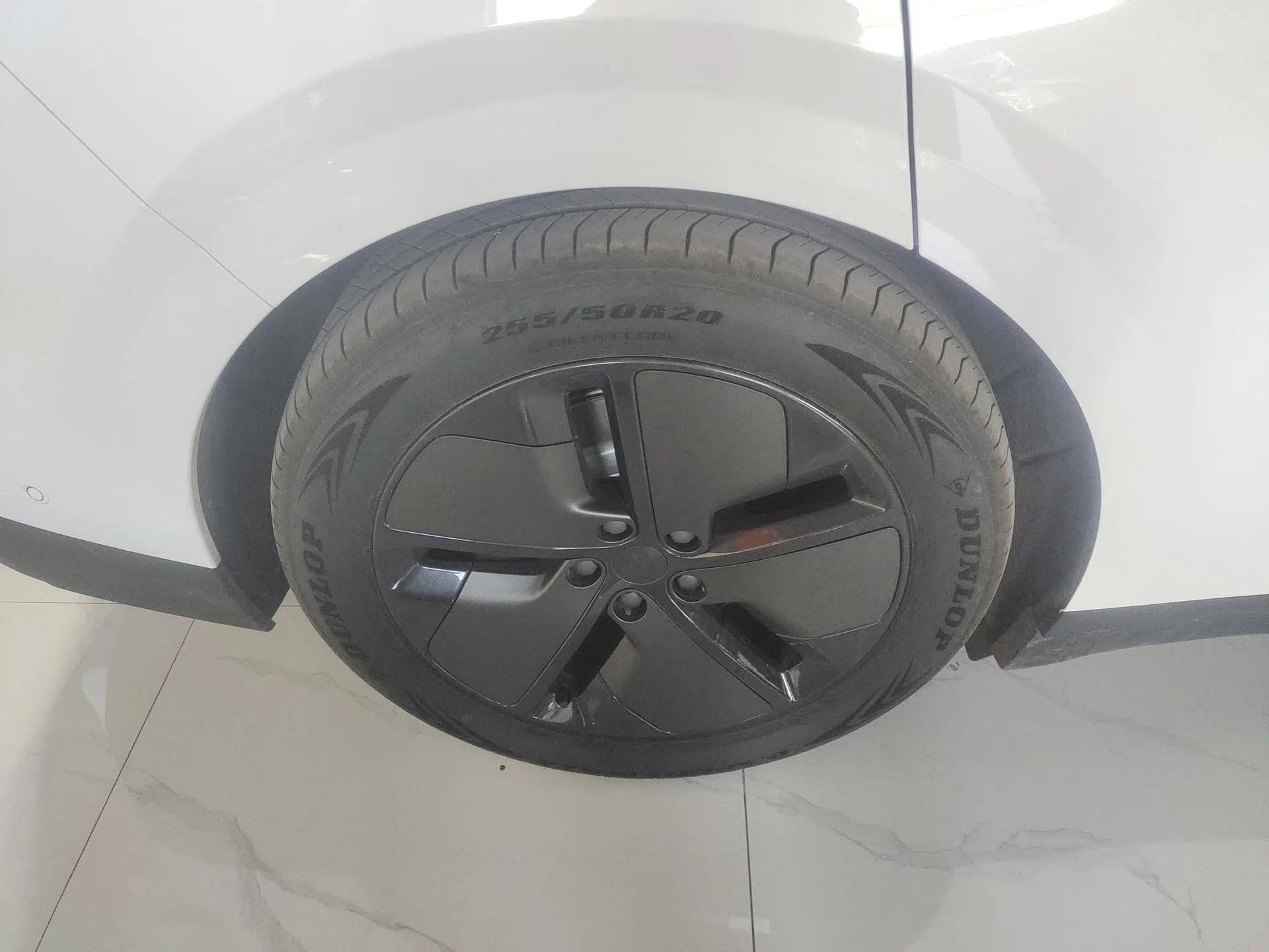 Used Li Auto i6 2025 Model Two-Wheel-Drive Standard Type — миниатюра 11