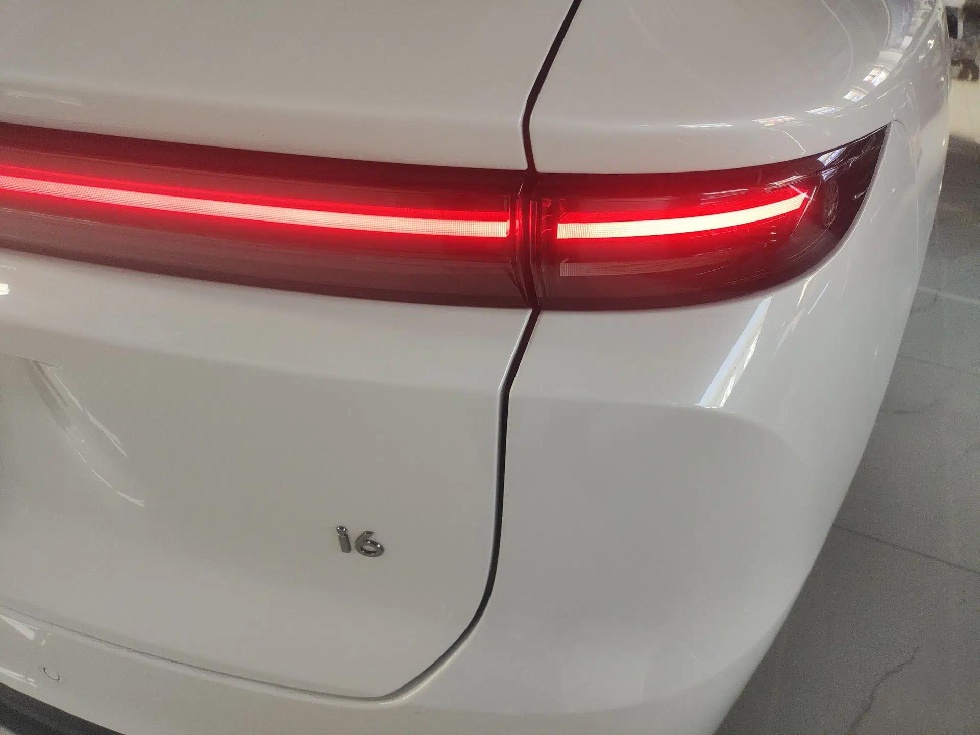 Used Li Auto i6 2025 Model Two-Wheel-Drive Standard Type — миниатюра 9