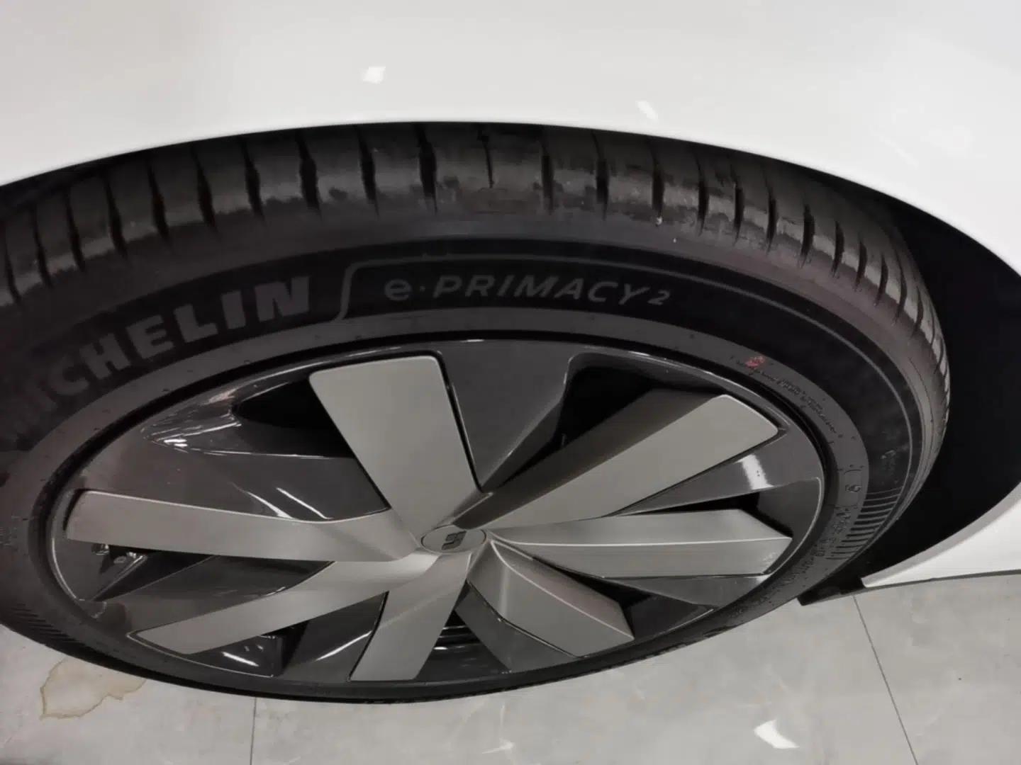 Used Li Auto i6 2025 Model Four-Wheel-Drive Standard Type — миниатюра 15
