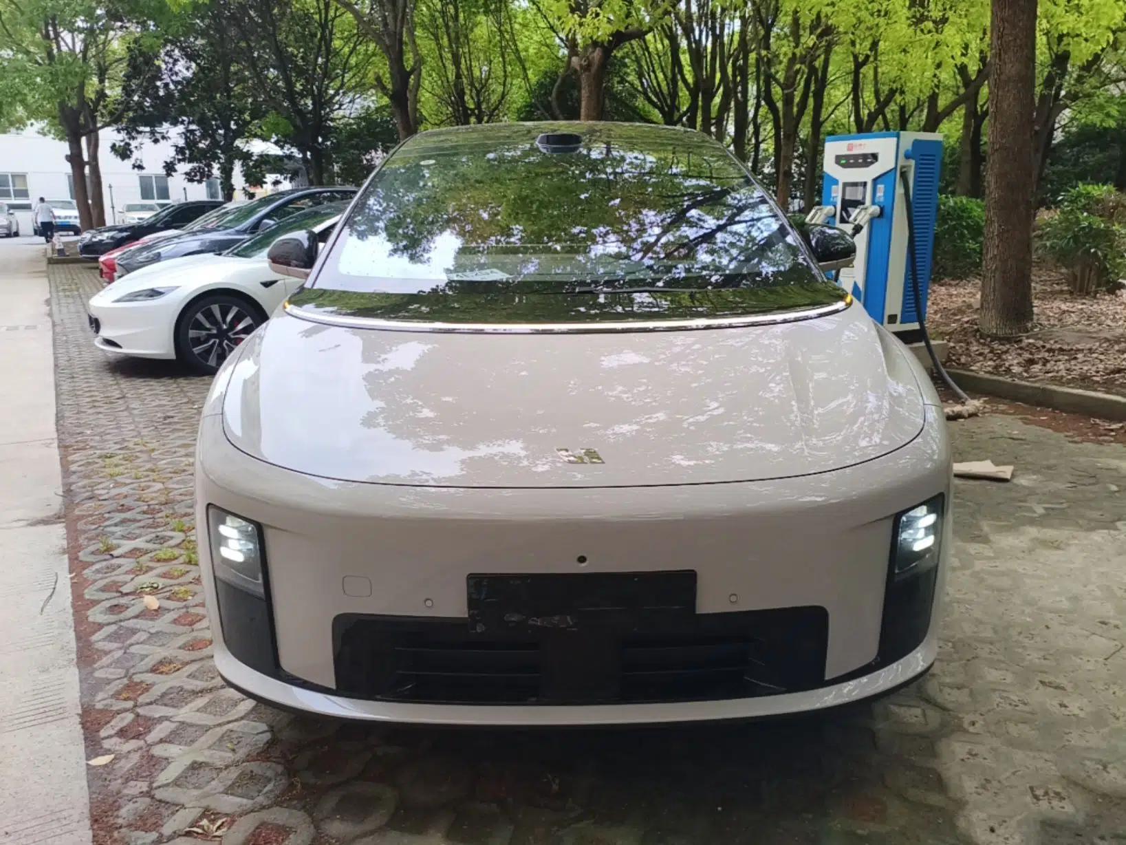 Used Li Auto i8 2025 Model Standard Version — миниатюра 2