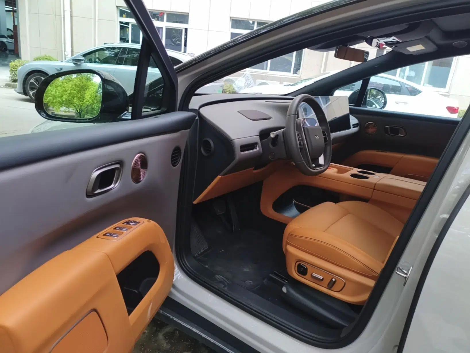 Used Li Auto i8 2025 Model Standard Version — миниатюра 23