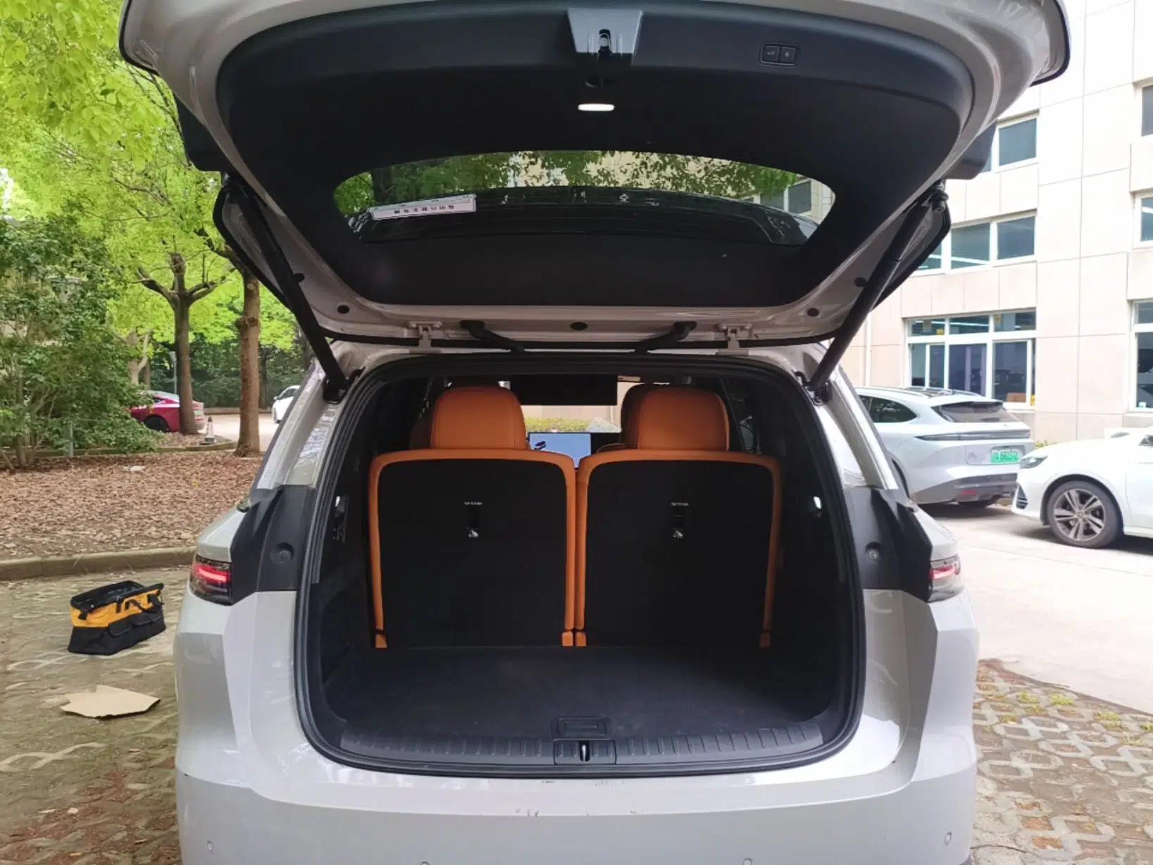 Used Li Auto i8 2025 Model Standard Version — миниатюра 27