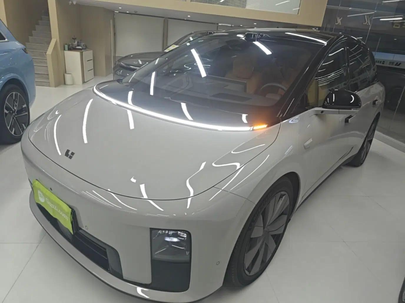 Used Li Auto i8 2025 Model Standard Version — миниатюра 1
