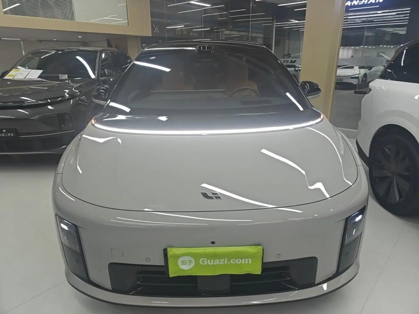 Used Li Auto i8 2025 Model Standard Version — миниатюра 2
