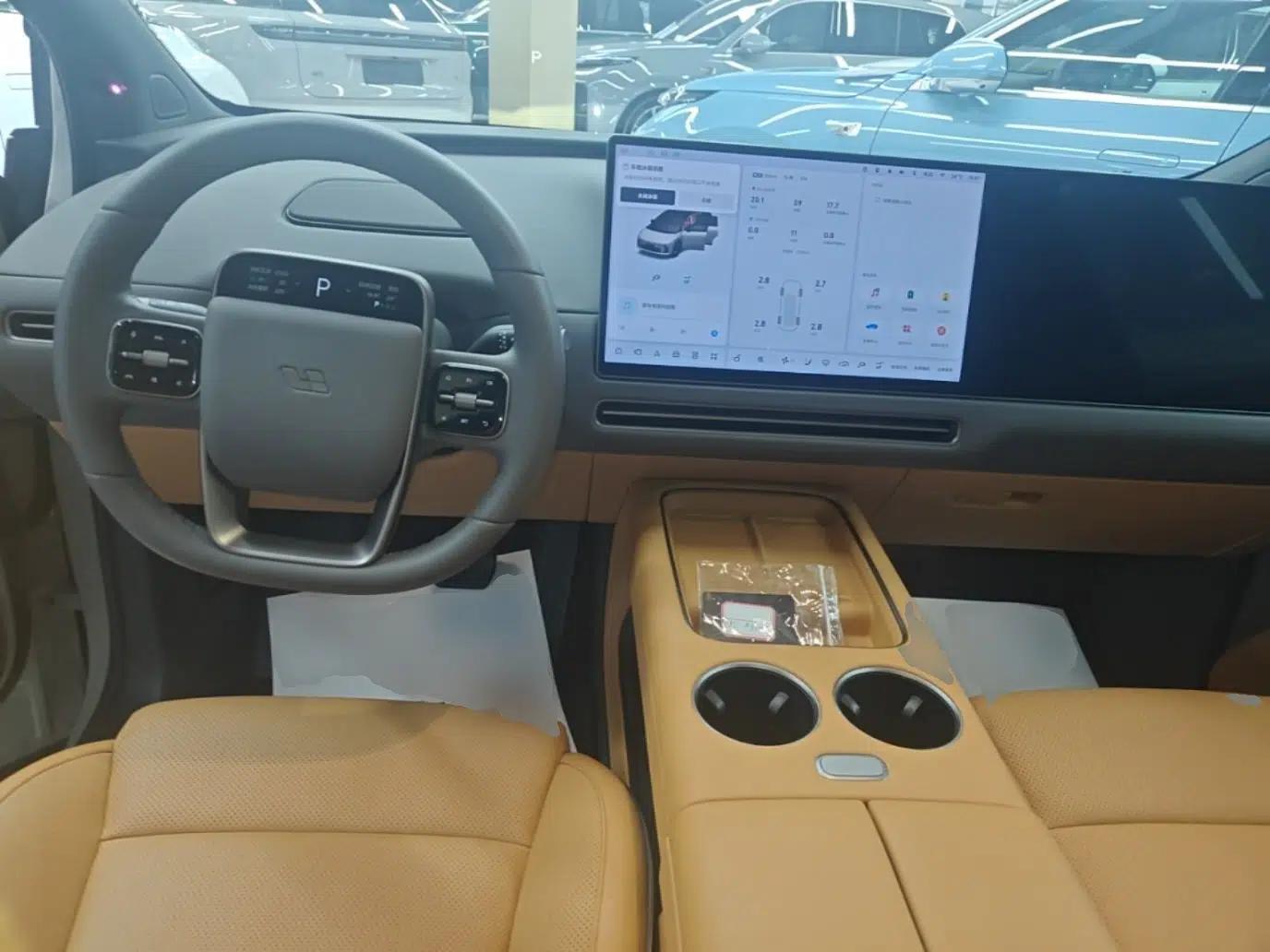 Used Li Auto i8 2025 Model Standard Version — миниатюра 12