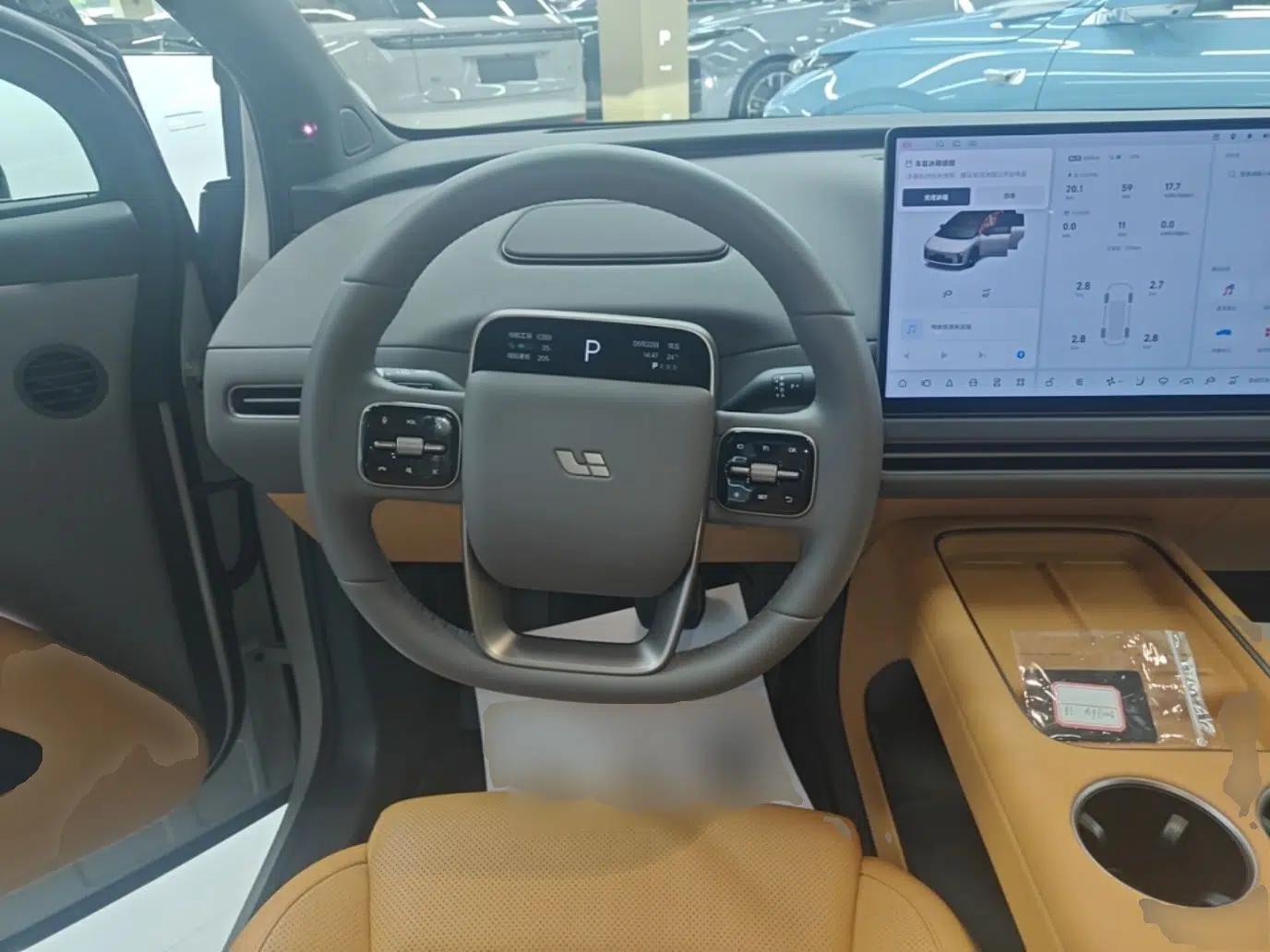 Used Li Auto i8 2025 Model Standard Version — миниатюра 13