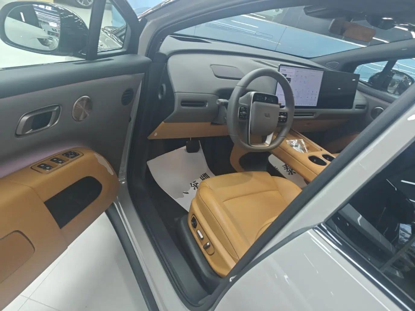 Used Li Auto i8 2025 Model Standard Version — миниатюра 18