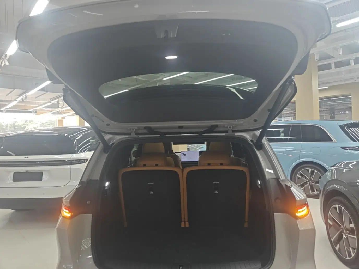 Used Li Auto i8 2025 Model Standard Version — миниатюра 22