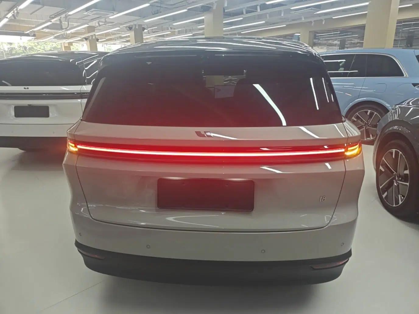Used Li Auto i8 2025 Model Standard Version — миниатюра 5