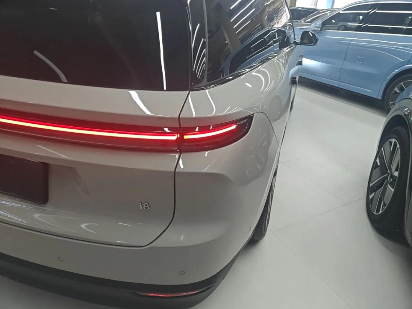 Used Li Auto i8 2025 Model Standard Version — миниатюра 9