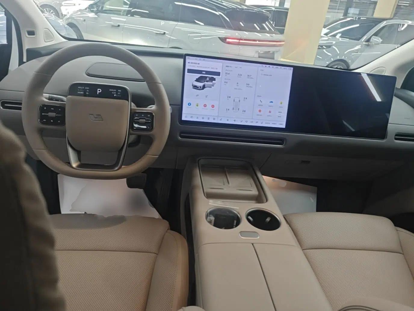 Used Li Auto i8 2025 Model Standard Version — миниатюра 12