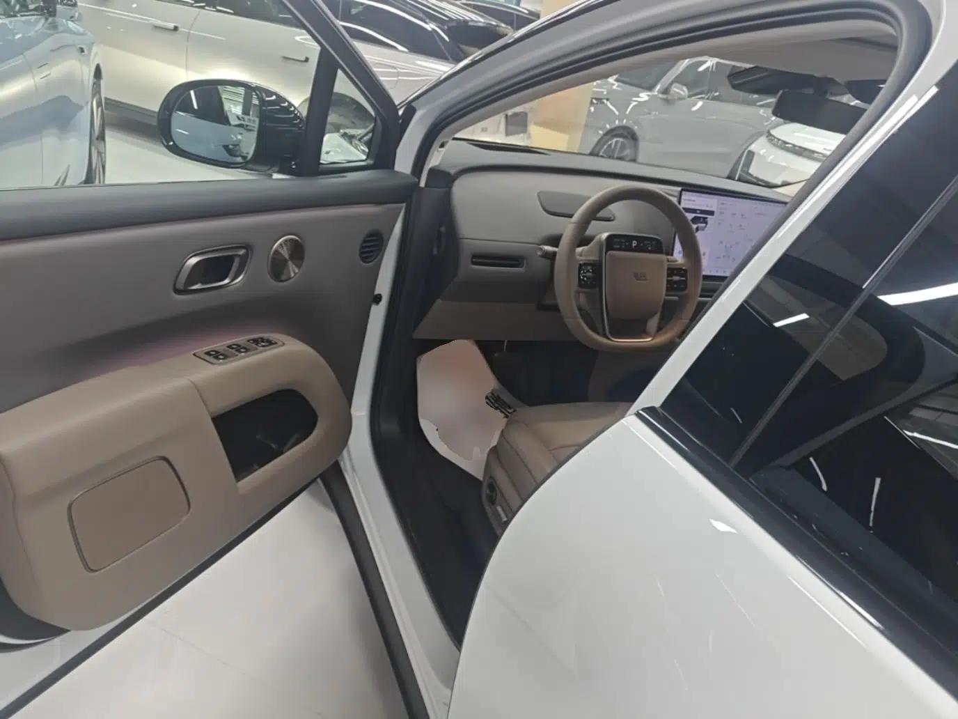 Used Li Auto i8 2025 Model Standard Version — миниатюра 18