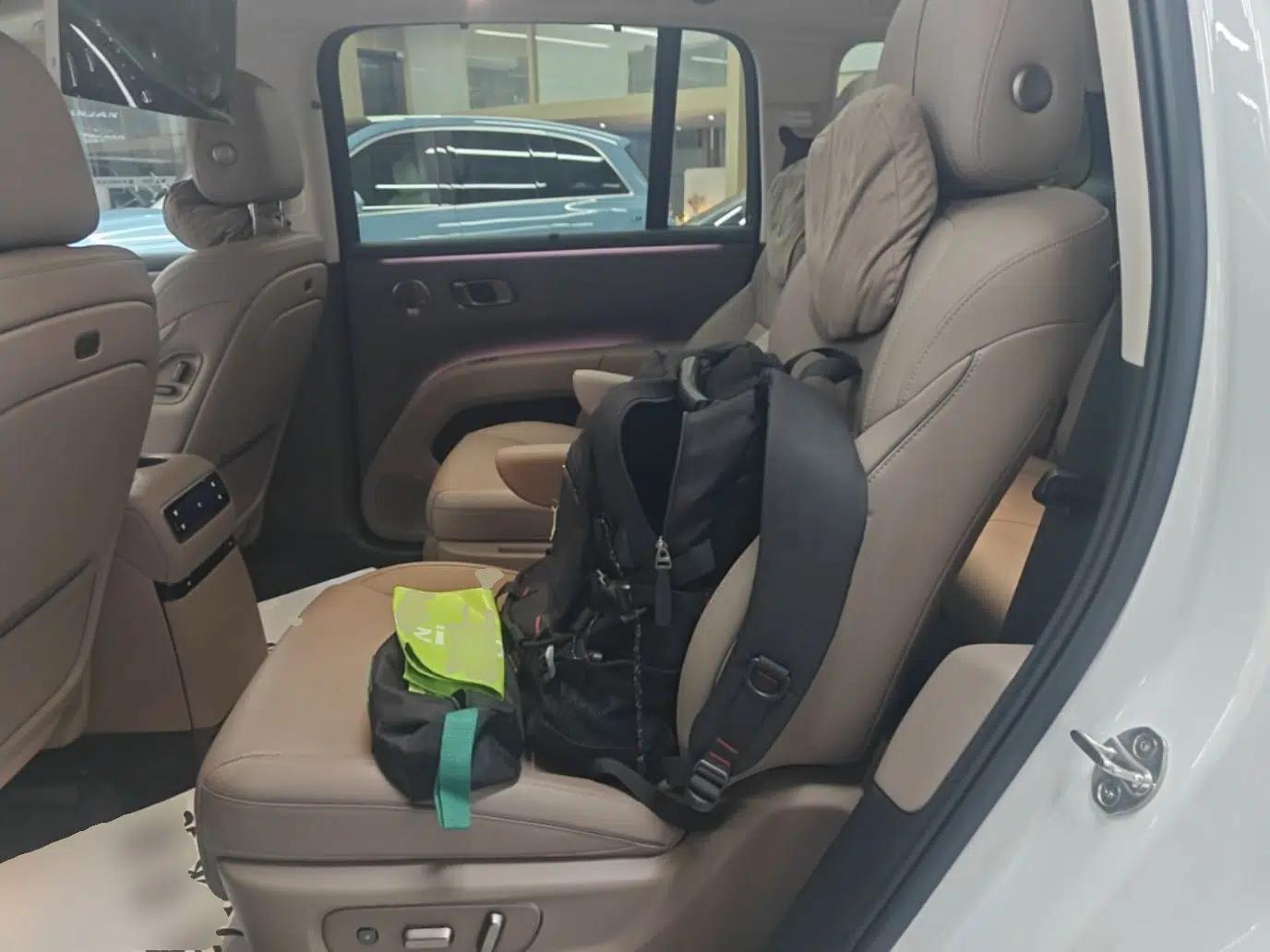 Used Li Auto i8 2025 Model Standard Version — миниатюра 20