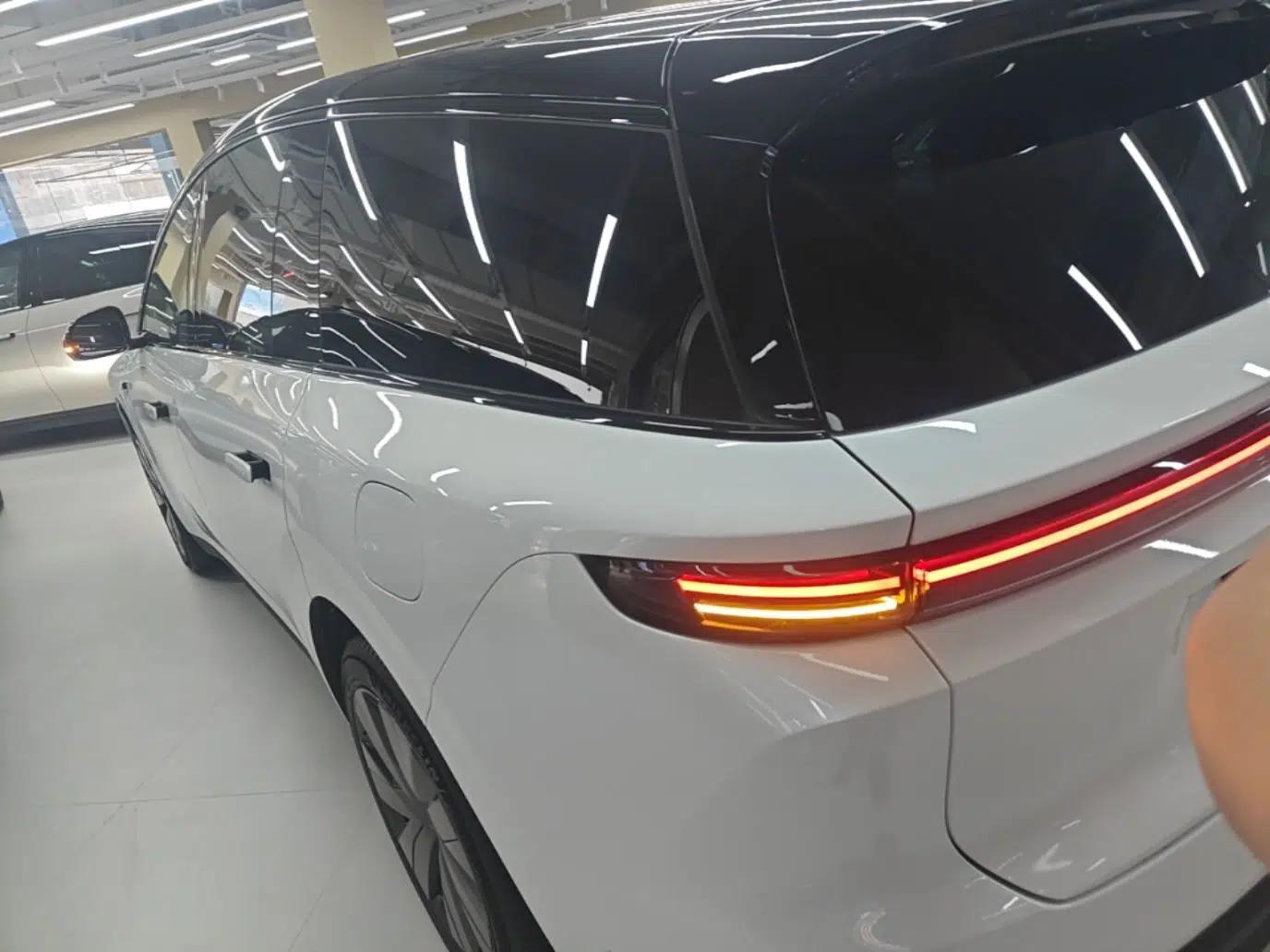 Used Li Auto i8 2025 Model Standard Version — миниатюра 4