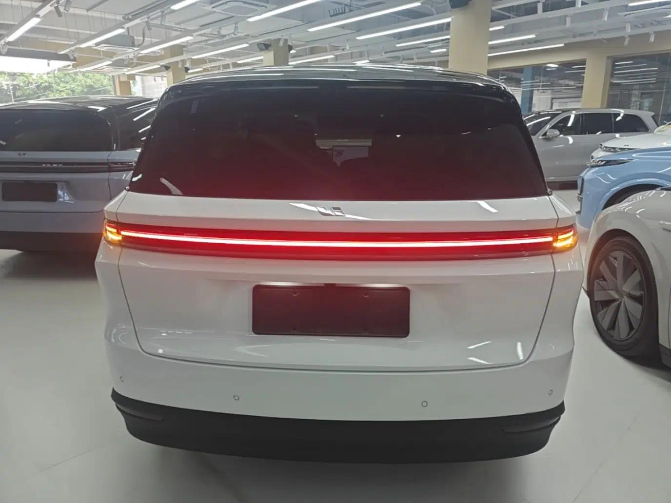 Used Li Auto i8 2025 Model Standard Version — миниатюра 5