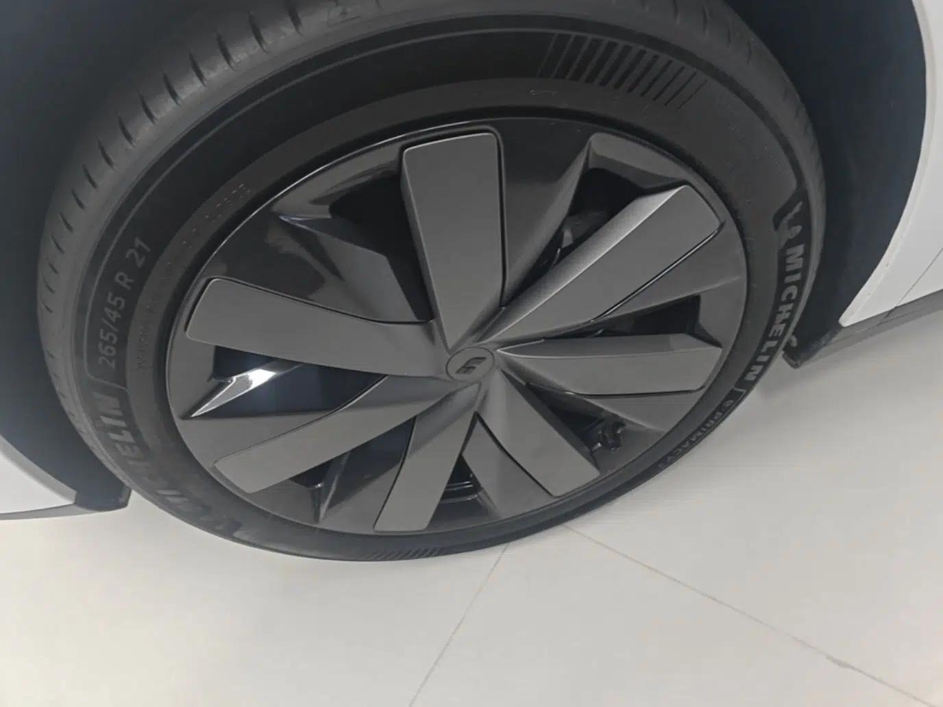 Used Li Auto i8 2025 Model Standard Version — миниатюра 10