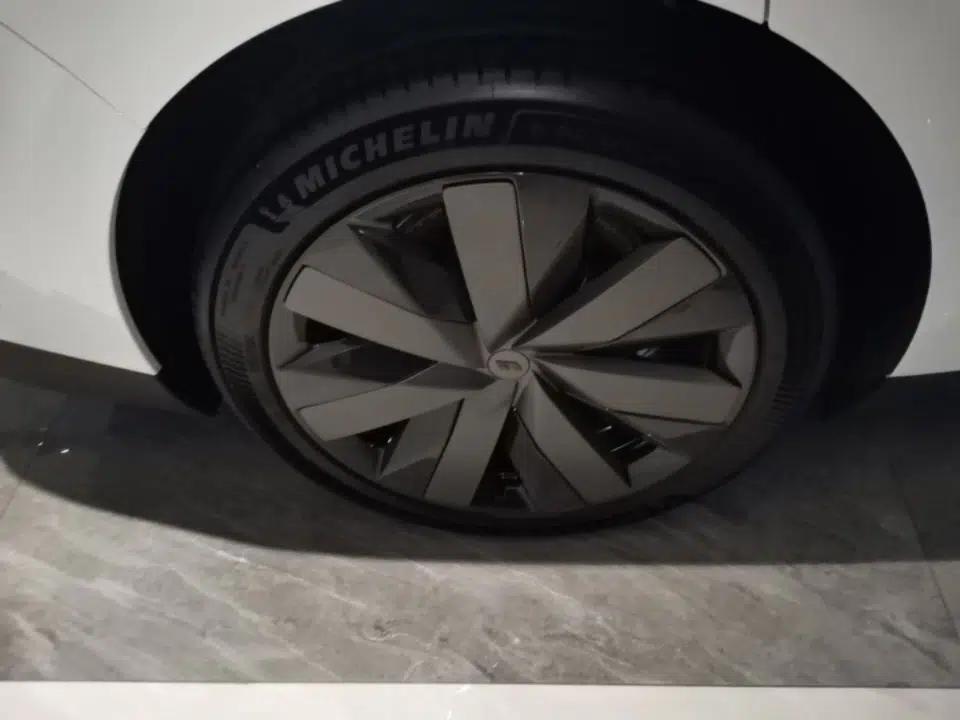 Used Li Auto i8 2025 Model Standard Version — миниатюра 11