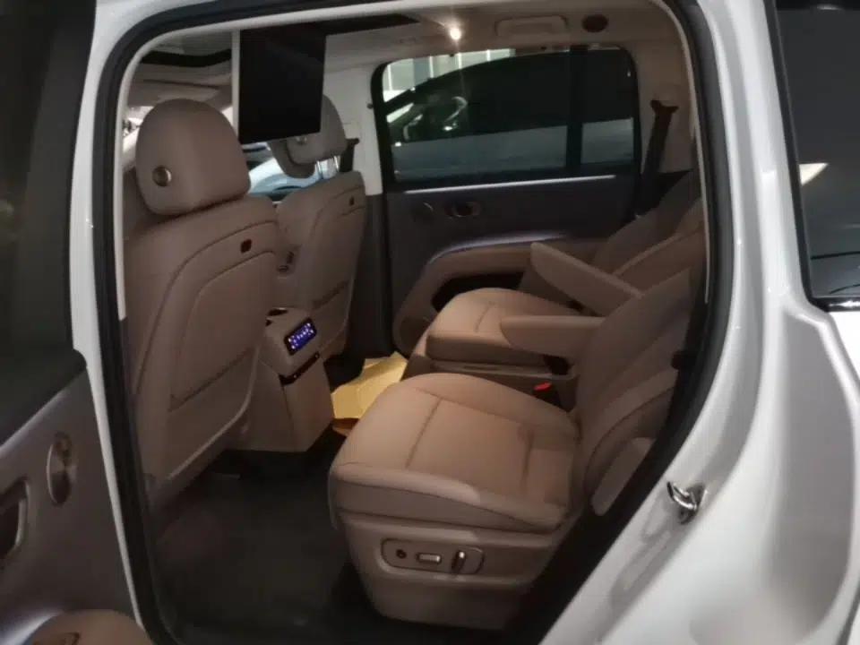 Used Li Auto i8 2025 Model Standard Version — миниатюра 20