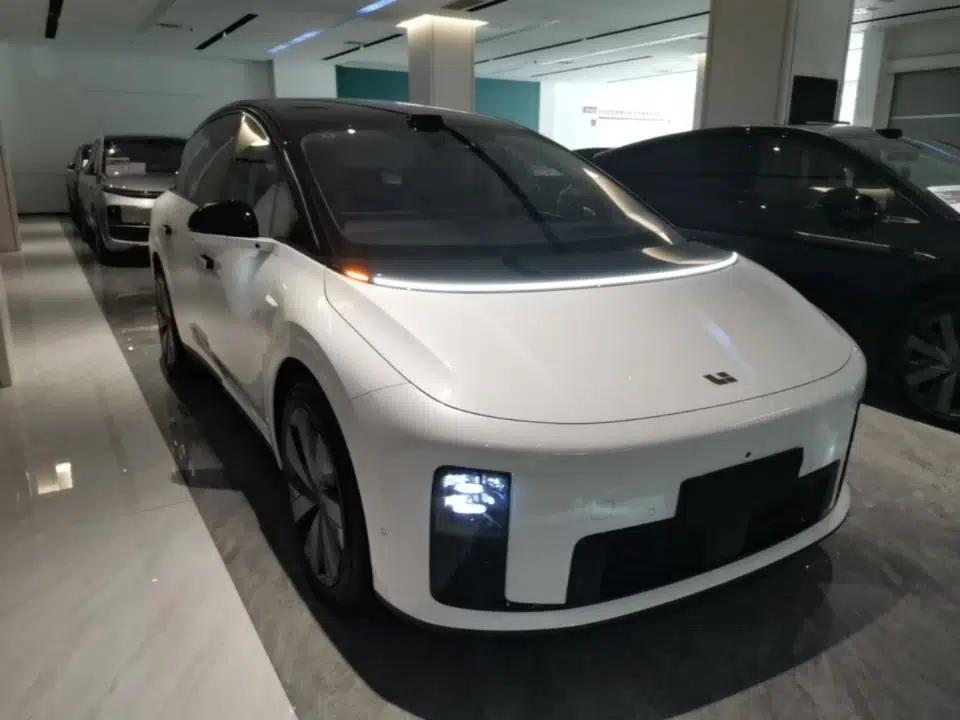 Used Li Auto i8 2025 Model Standard Version — миниатюра 3