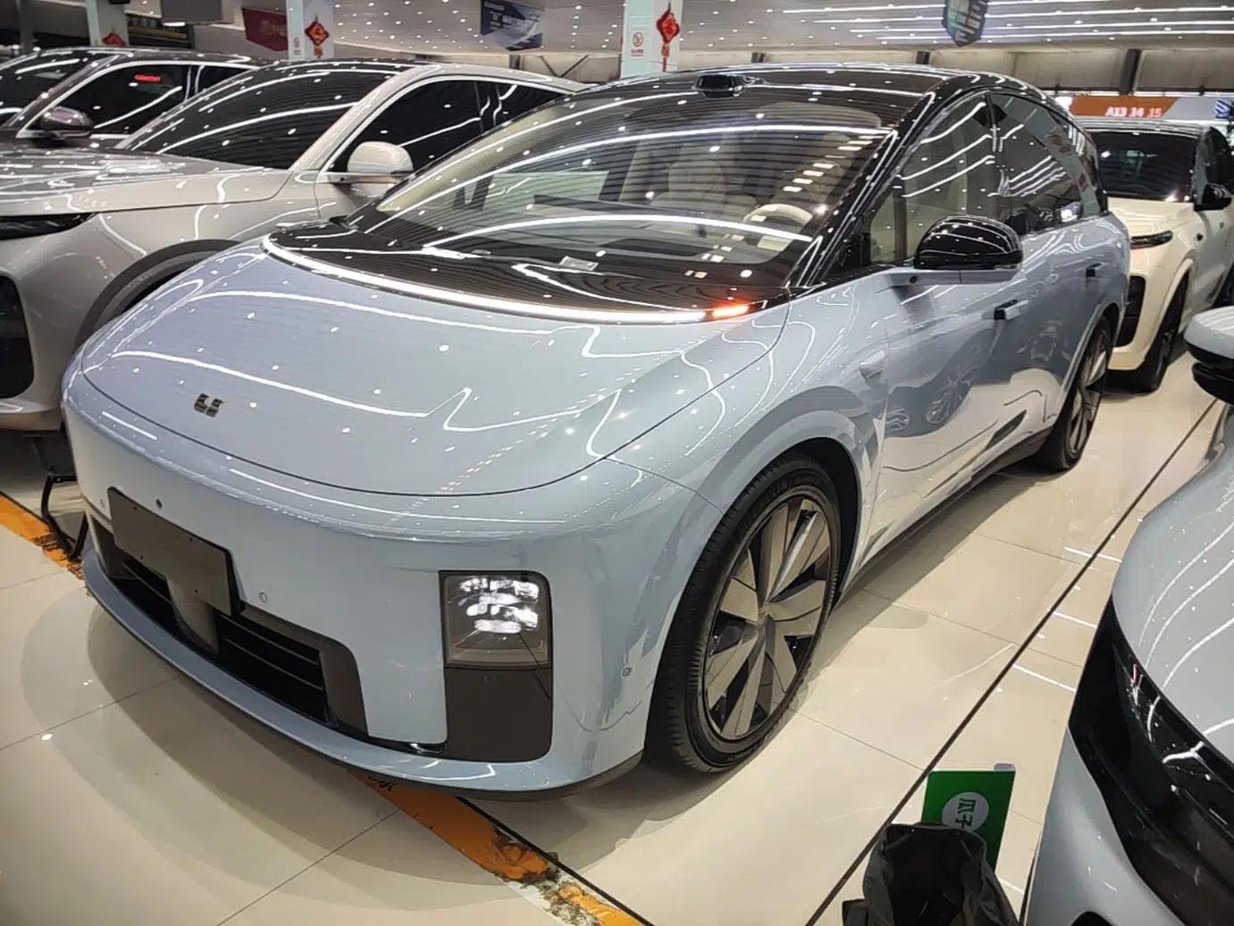 Used Li Auto i8 2025 Model Standard Version — миниатюра 1