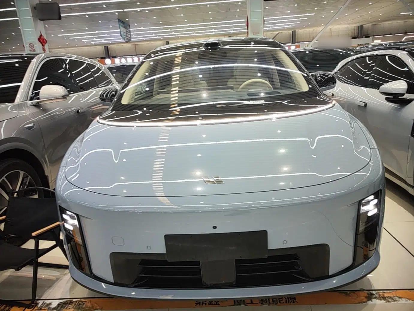 Used Li Auto i8 2025 Model Standard Version — миниатюра 2