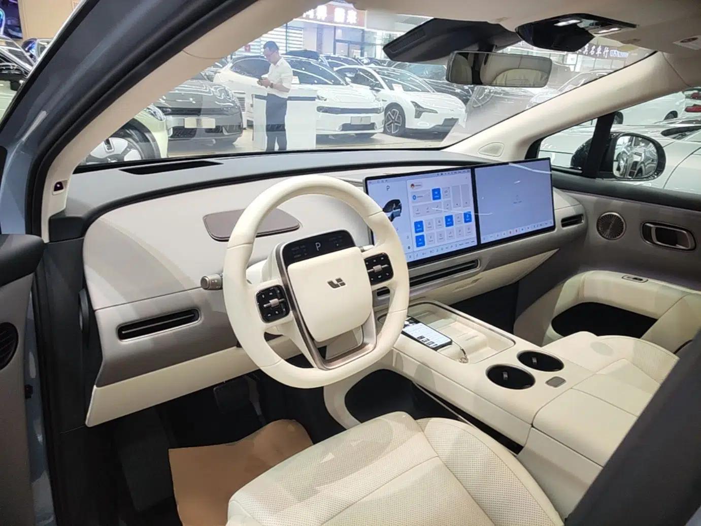 Used Li Auto i8 2025 Model Standard Version — миниатюра 17