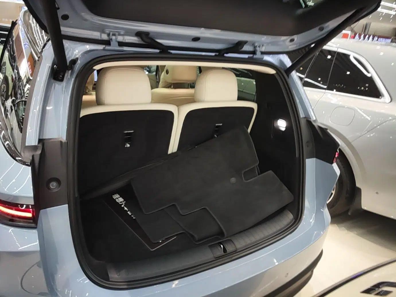 Used Li Auto i8 2025 Model Standard Version — миниатюра 27