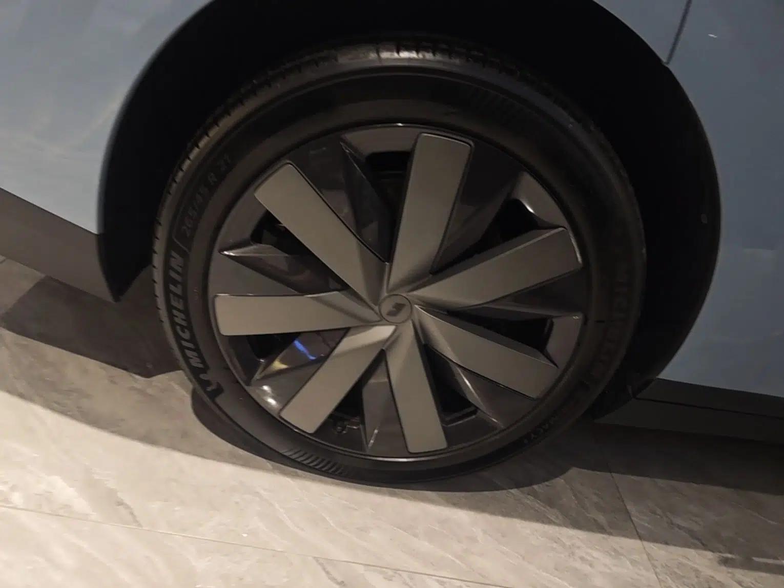 Used Li Auto i8 2025 Model Standard Version — миниатюра 11