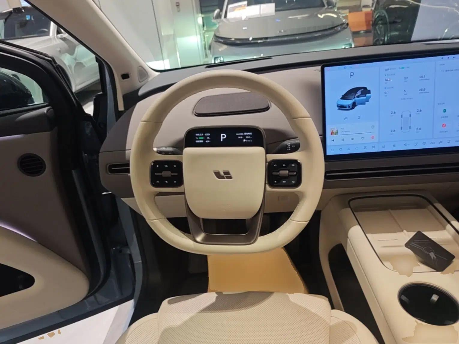 Used Li Auto i8 2025 Model Standard Version — миниатюра 13