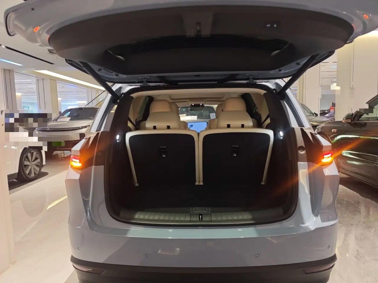 Used Li Auto i8 2025 Model Standard Version — миниатюра 22