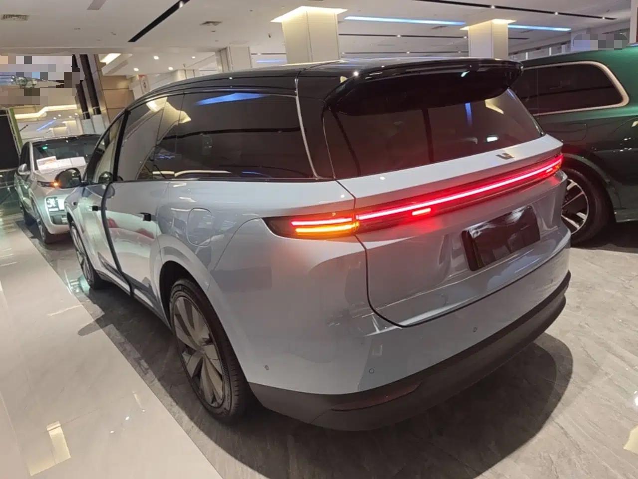 Used Li Auto i8 2025 Model Standard Version — миниатюра 4