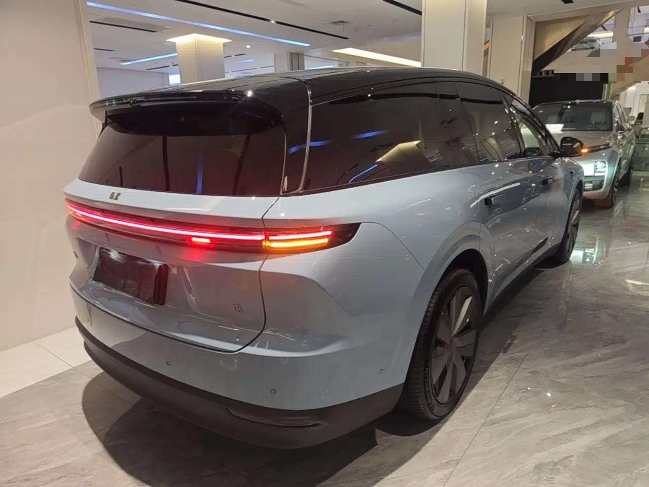 Used Li Auto i8 2025 Model Standard Version — миниатюра 6