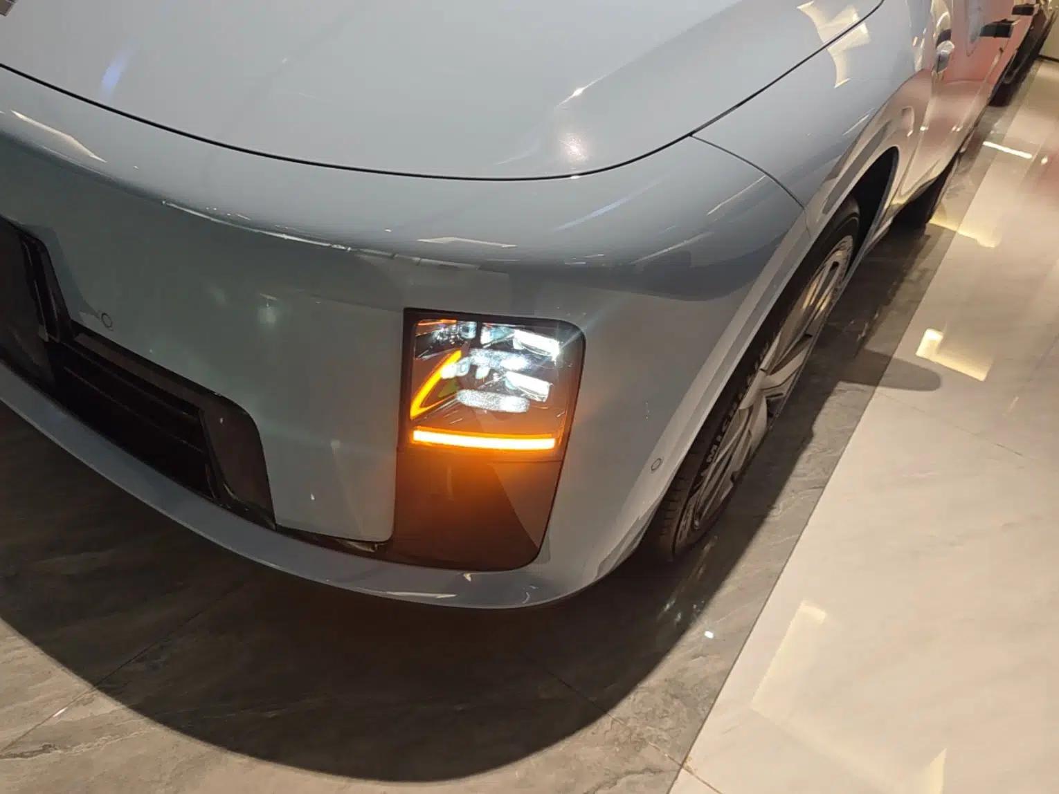 Used Li Auto i8 2025 Model Standard Version — миниатюра 8