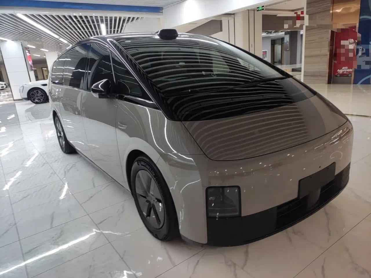 Used Li Auto MEGA 2024 Ultra Model — миниатюра 3
