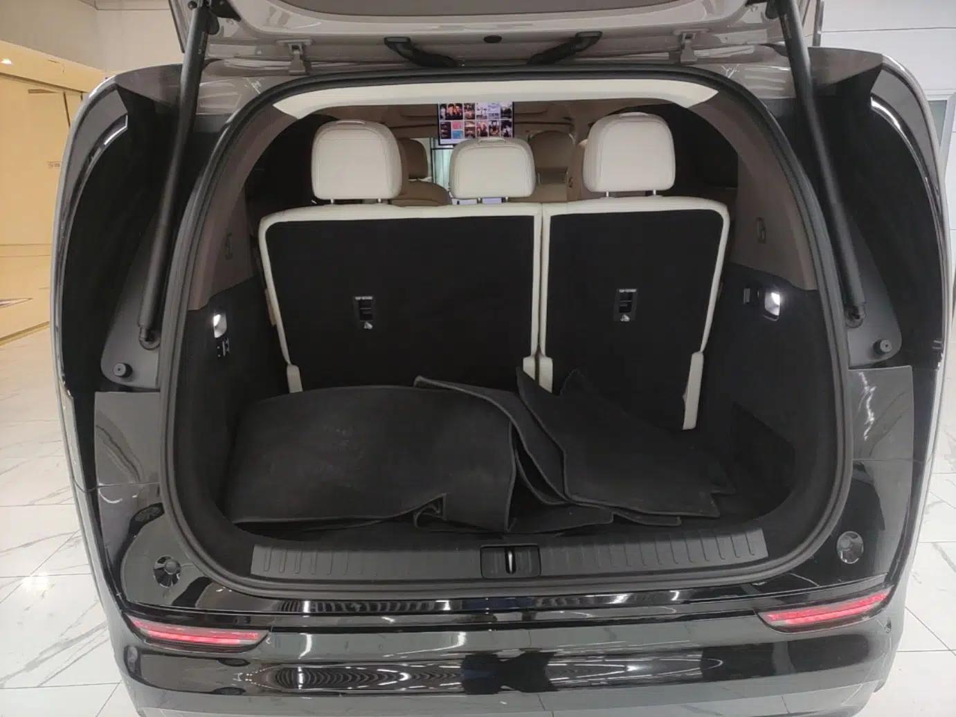 Used Li Auto MEGA 2024 Ultra Model — миниатюра 22
