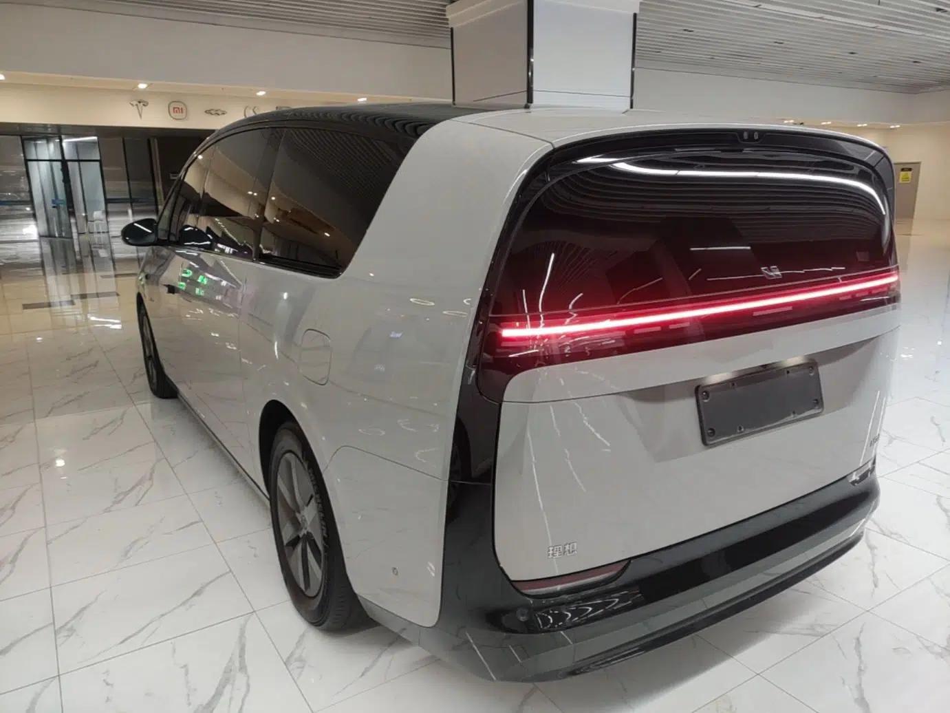 Used Li Auto MEGA 2024 Ultra Model — миниатюра 4