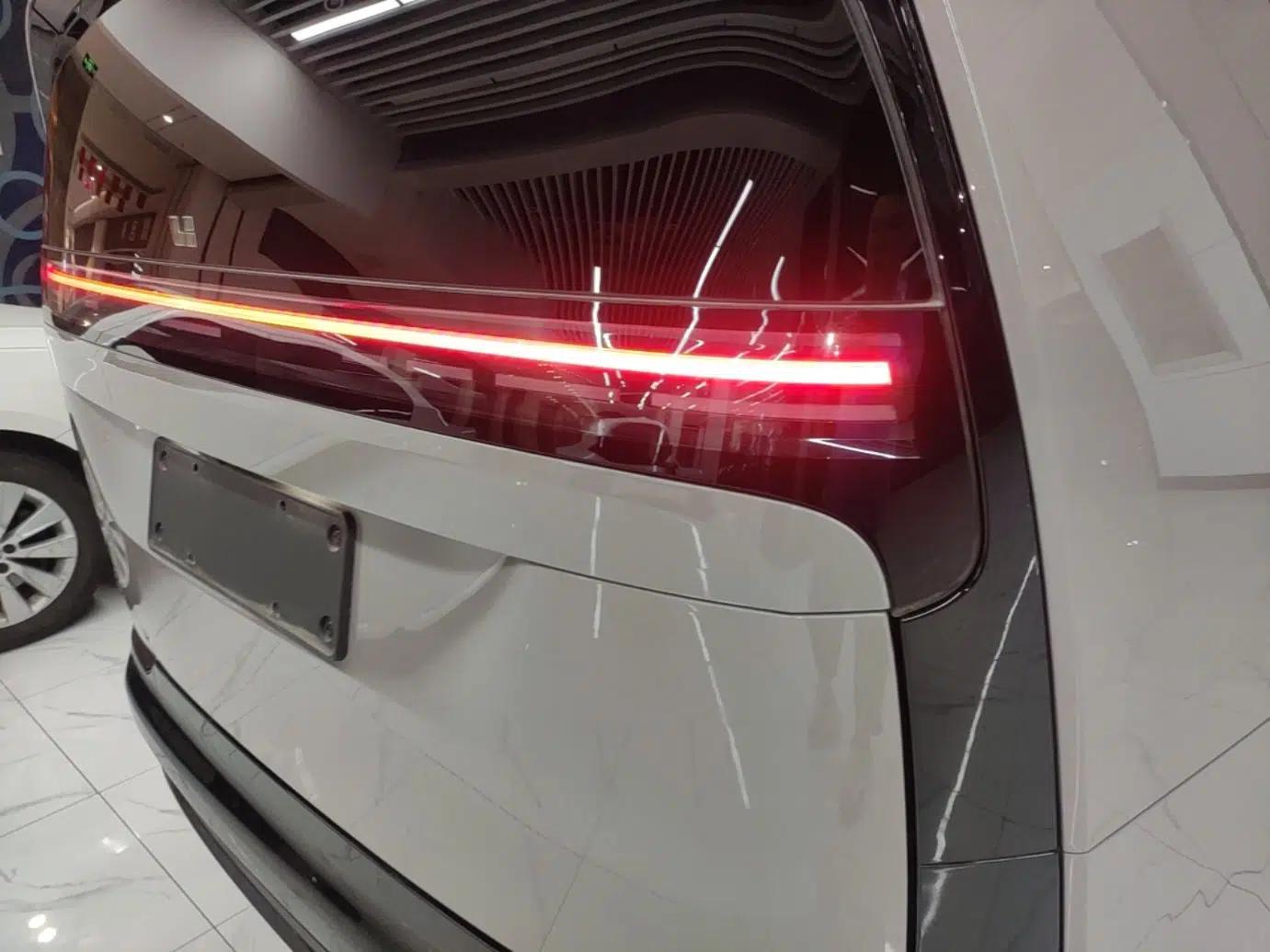 Used Li Auto MEGA 2024 Ultra Model — миниатюра 9