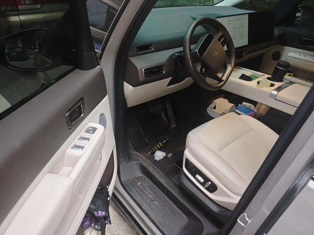 Used Li Auto MEGA 2024 Ultra Model — миниатюра 16