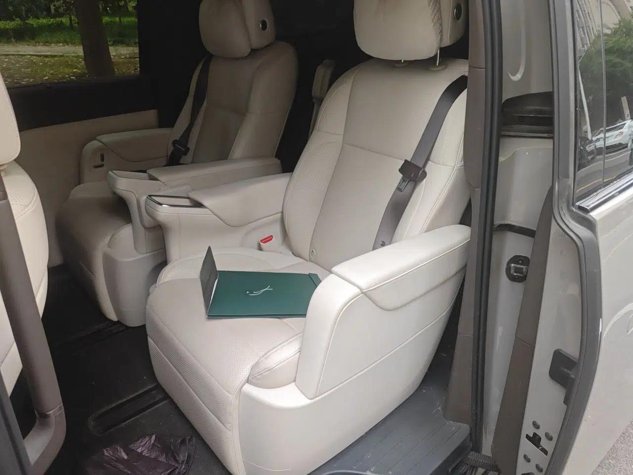 Used Li Auto MEGA 2024 Ultra Model — миниатюра 17