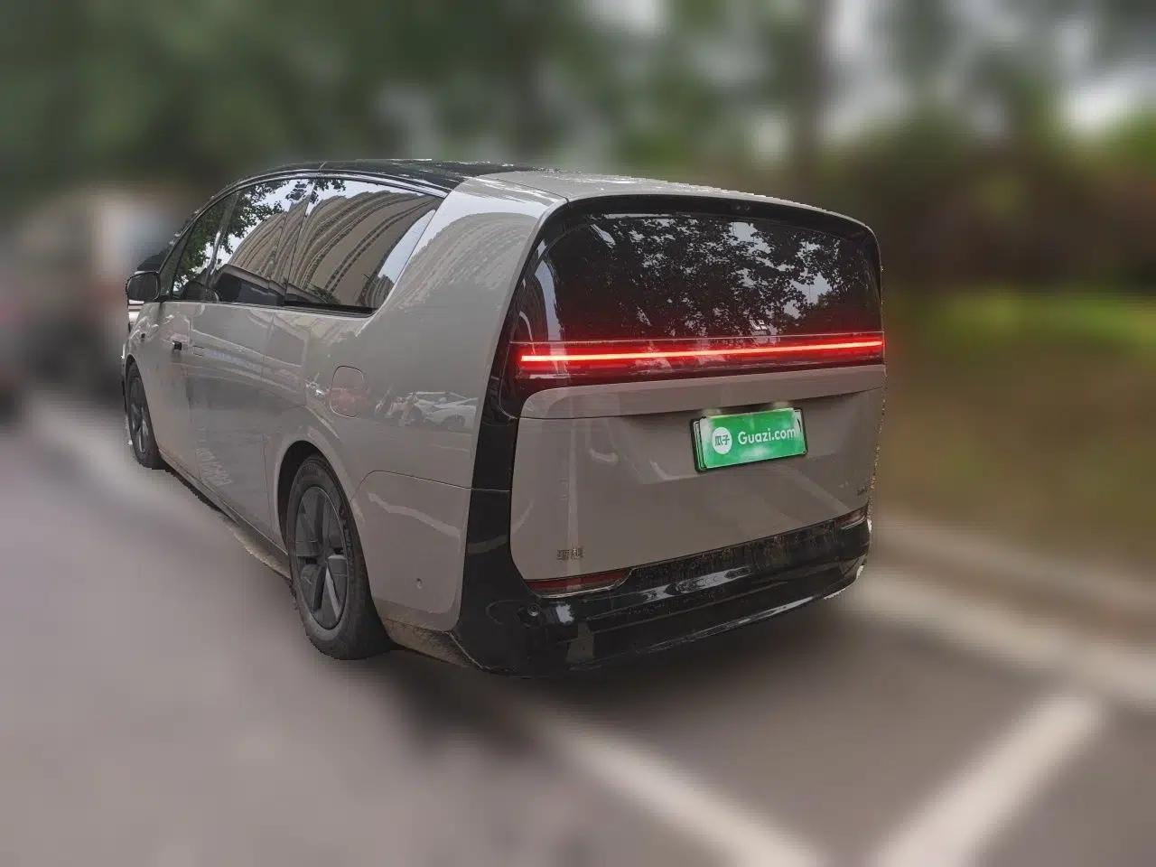 Used Li Auto MEGA 2024 Ultra Model — миниатюра 4