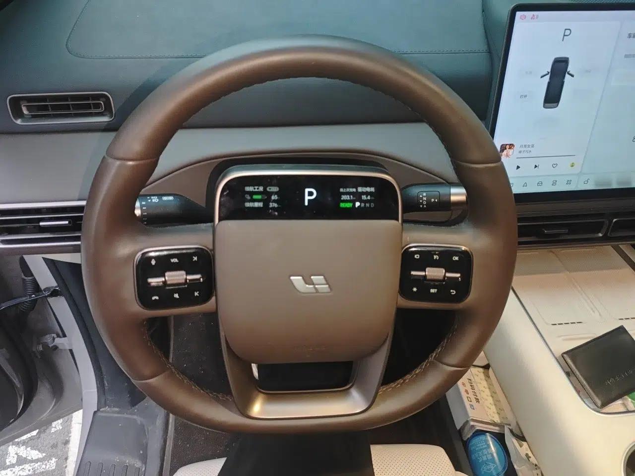 Used Li Auto MEGA 2024 Ultra Model — миниатюра 10