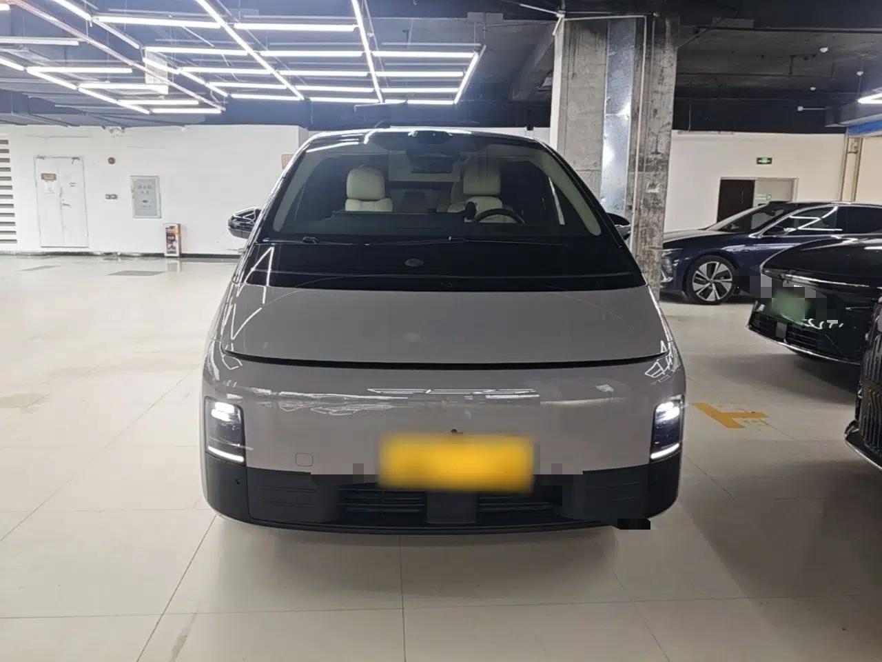 Used Li Auto MEGA 2025 Home Family Special Edition — миниатюра 2