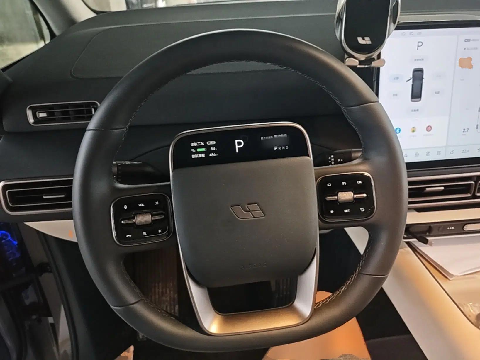 Used Li Auto MEGA 2025 Home Family Special Edition — миниатюра 13