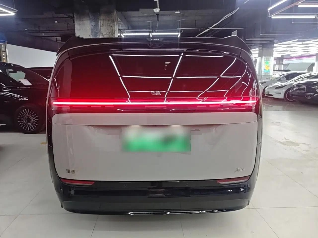Used Li Auto MEGA 2025 Home Family Special Edition — миниатюра 5