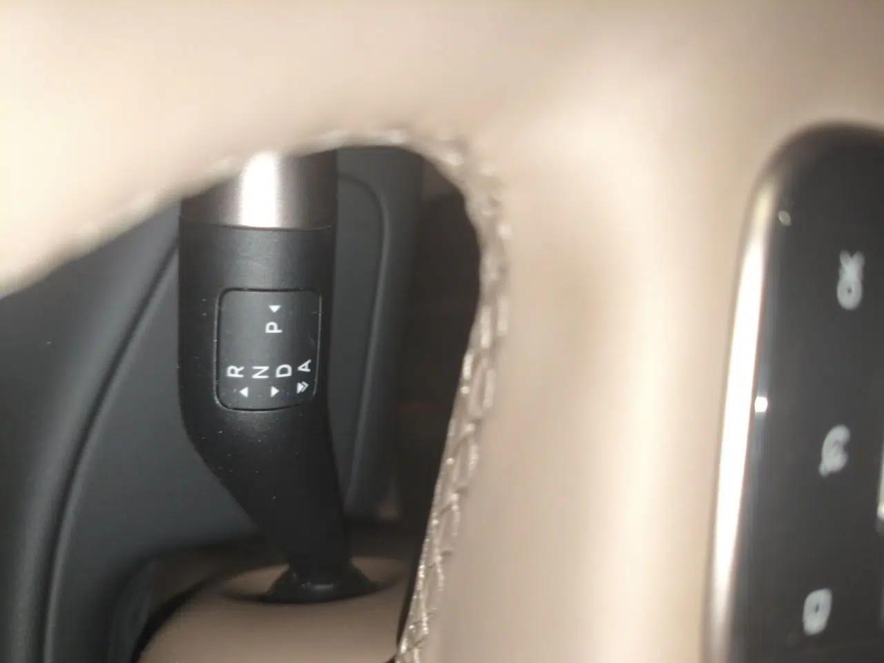 Used Li Auto MEGA 2025 Home Family Special Edition — миниатюра 14