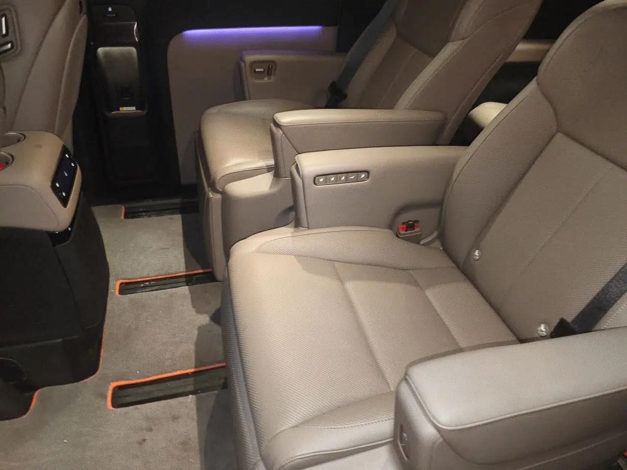 Used Li Auto MEGA 2025 Home Family Special Edition — миниатюра 17
