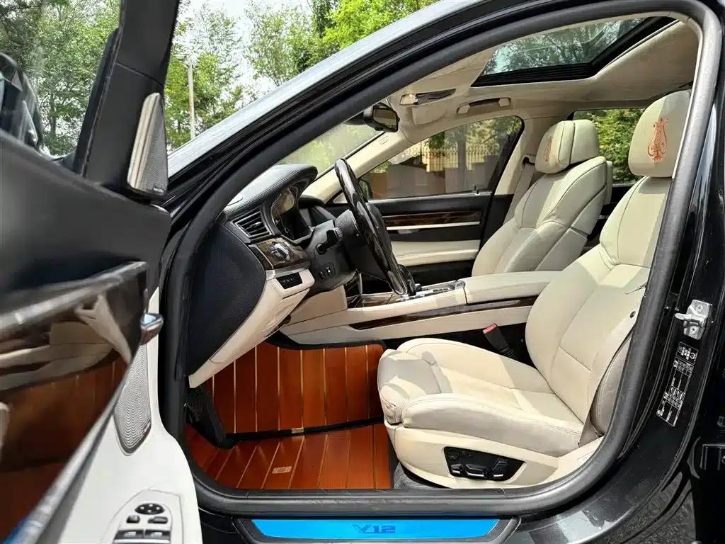 2011 BMW 7 Series 760Li Steinway Limited Edition — миниатюра 12