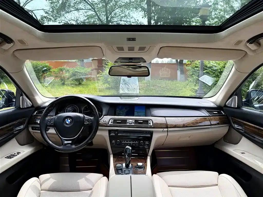 2011 BMW 7 Series 760Li Steinway Limited Edition — миниатюра 15