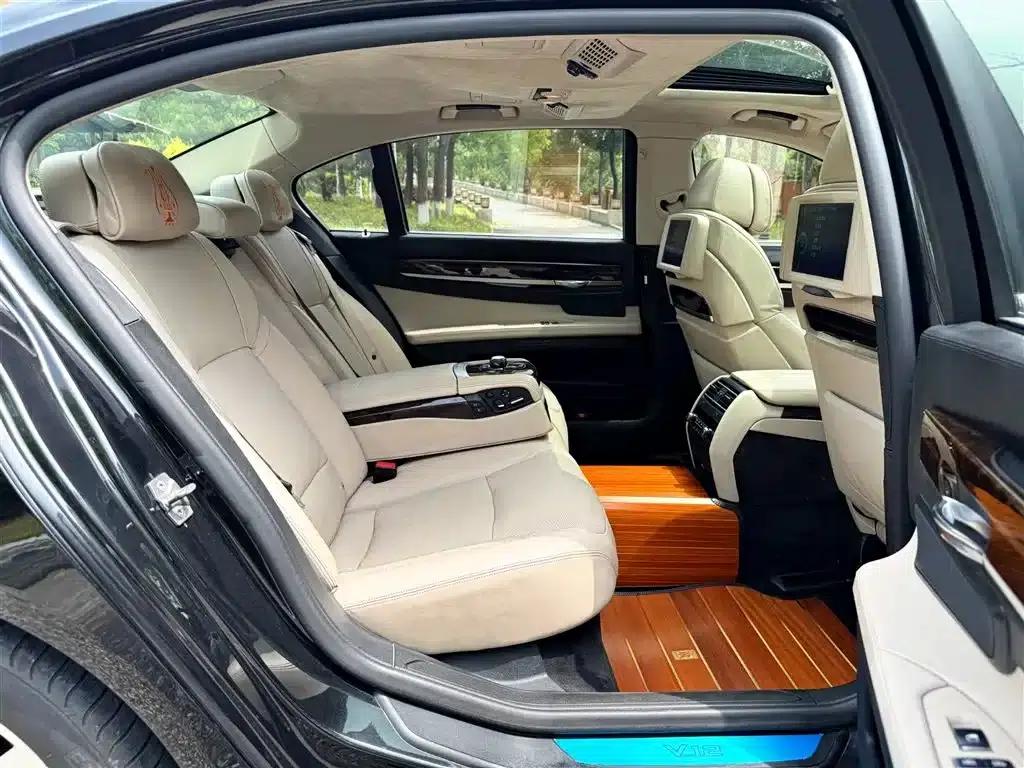 2011 BMW 7 Series 760Li Steinway Limited Edition — миниатюра 20