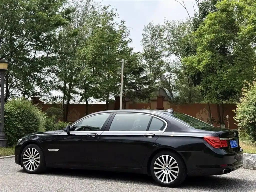 2011 BMW 7 Series 760Li Steinway Limited Edition — миниатюра 6